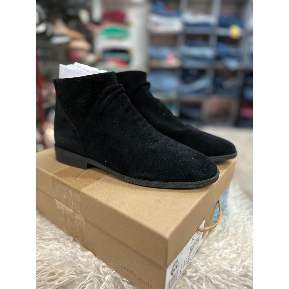 NWB Gentle Souls by Kenneth Cole Women's Emma Zip Ankle Boot
